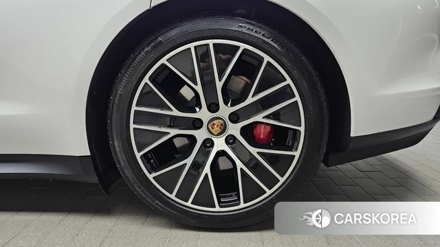 Porsche Taycan id 4458391 из Кореи 13