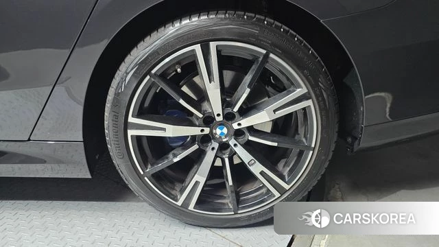 BMW 5 Series (G60) id 4634925 из Кореи 13