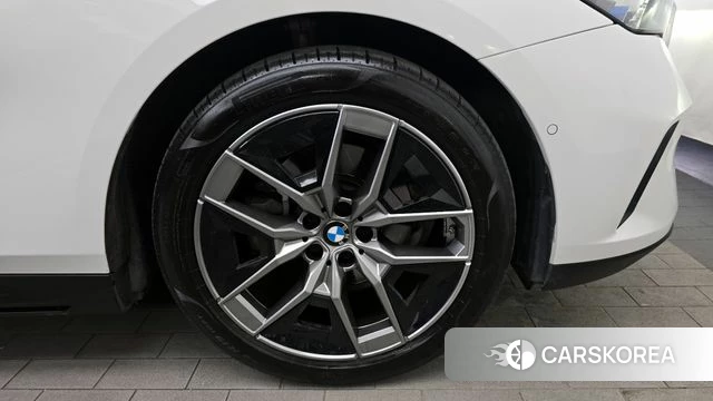 BMW 5 Series (G60) id 4375564 из Кореи 13