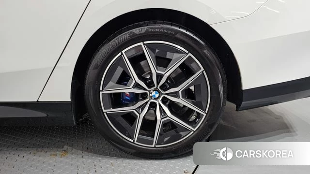 BMW 5 Series (G60) id 4645231 из Кореи 13