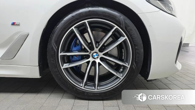 BMW 5 Series (G30) id 4834845 из Кореи 13
