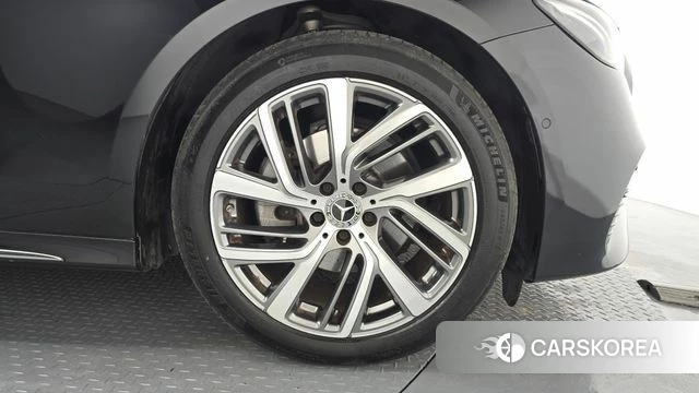 Mercedes-Benz E-Class W214 id 4649909 из Кореи 13