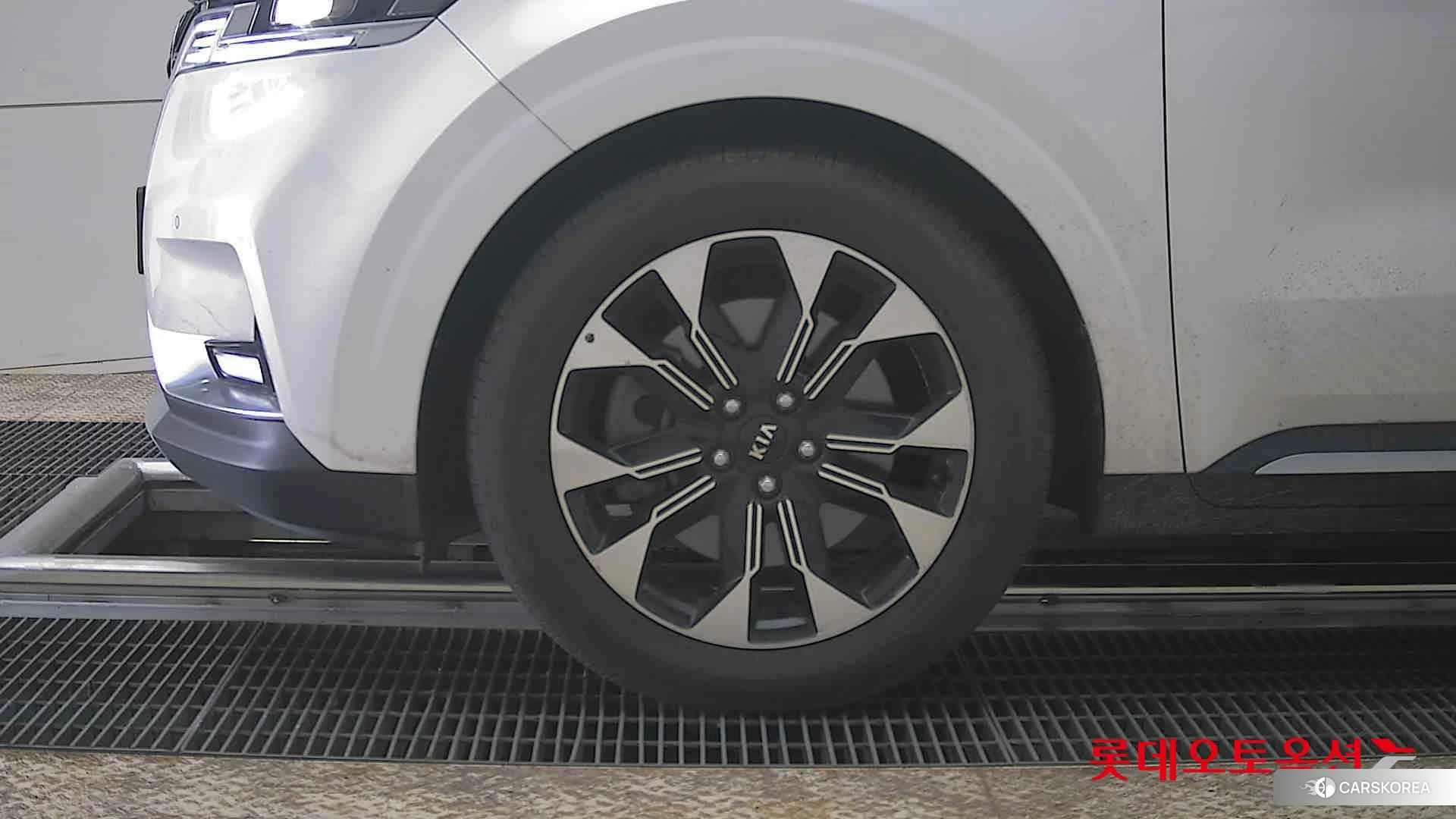 Kia Carnival id 3888395 из Кореи 13