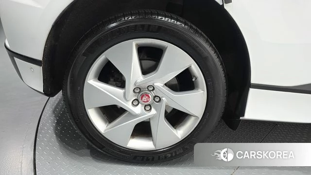 Jaguar I-PACE id 4324745 из Кореи 13