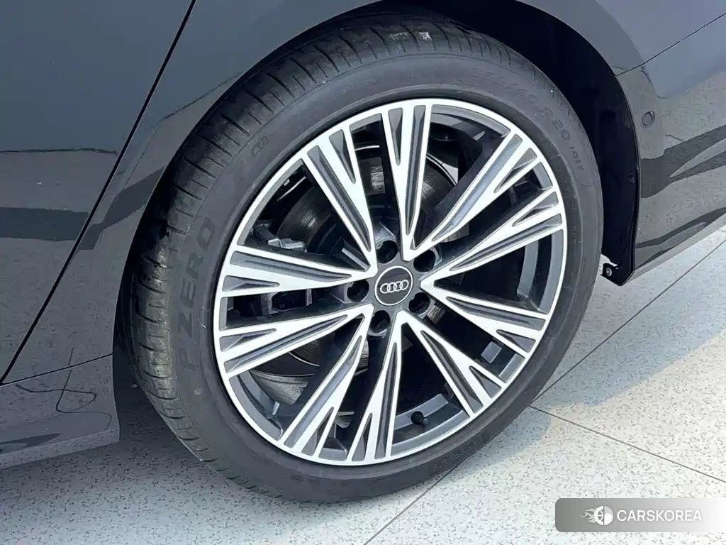 Audi A6L id 4559644 из Китая 13