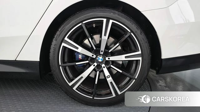 BMW 5 Series (G60) id 4591226 из Кореи 13