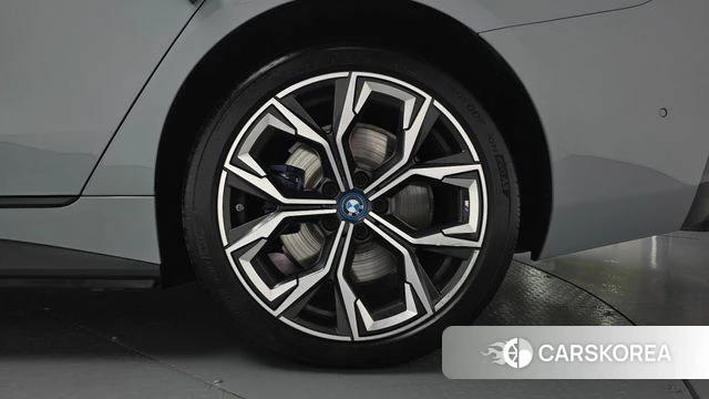 BMW i4 id 4337220 из Кореи 13