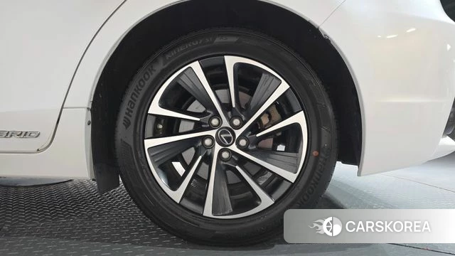 Lexus CT200h id 4378243 из Кореи 13