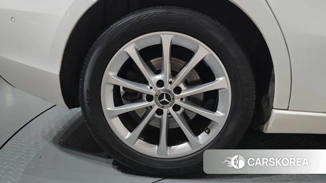 Mercedes-Benz A-Class W177 id 4604528 из Кореи 13