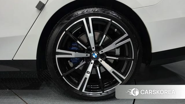 BMW 5 Series (G60) id 4729848 из Кореи 13