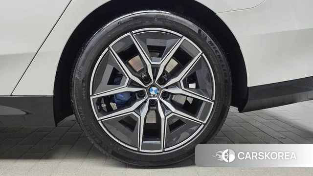 BMW 5 Series (G60) id 4432332 из Кореи 13
