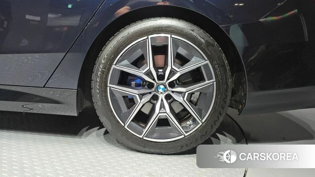 BMW 5 Series (G60) id 4792446 из Кореи 13