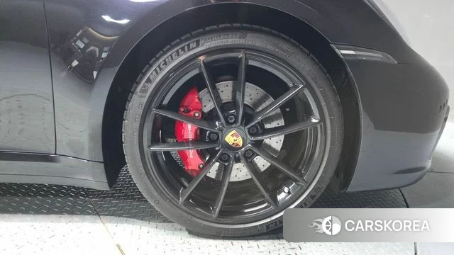 Porsche 911(992) id 4519898 из Кореи 13