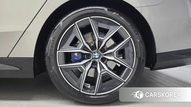BMW 5 Series (G60) id 4778133 из Кореи 13