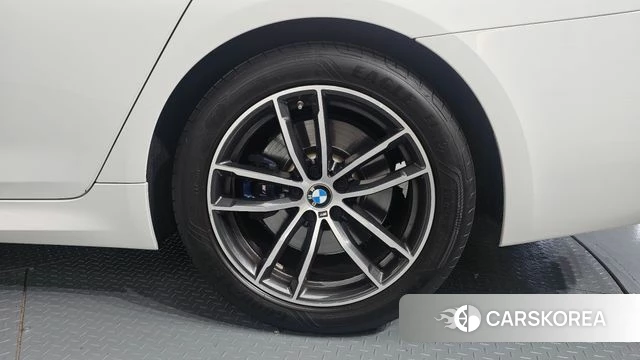 BMW 5 Series (G30) id 4408641 из Кореи 13