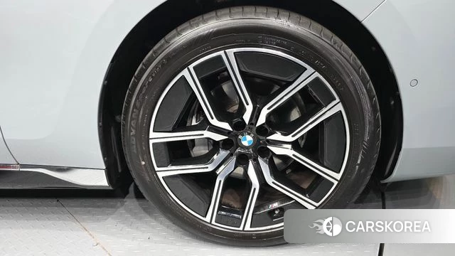 BMW 7 Series (G70) id 4321539 из Кореи 13
