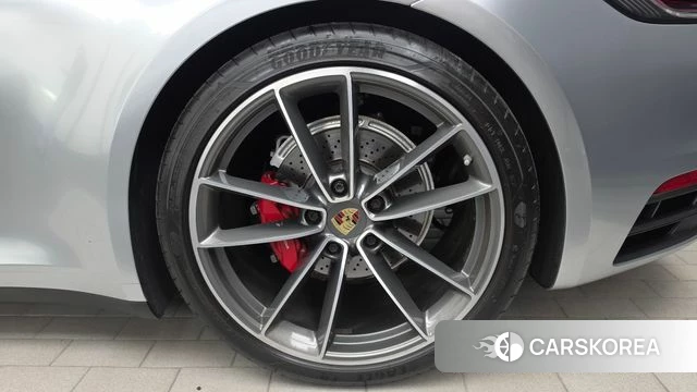 Porsche 911(992) id 4670411 из Кореи 13