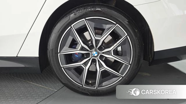 BMW 5 Series (G60) id 4279550 из Кореи 13