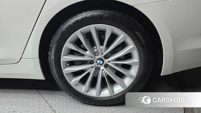 BMW 5 Series (G30) id 4652347 из Кореи 13