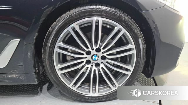BMW 5 Series (G30) id 4698177 из Кореи 13