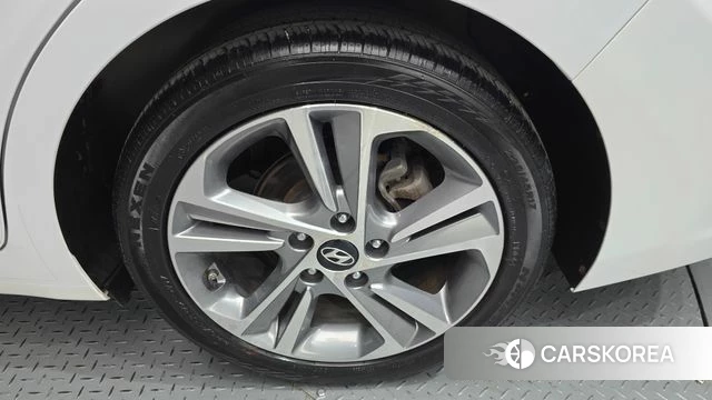 Hyundai Avante AD id 4339886 из Кореи 13