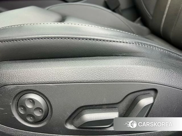 Audi A4L id 4259465 из Китая 13