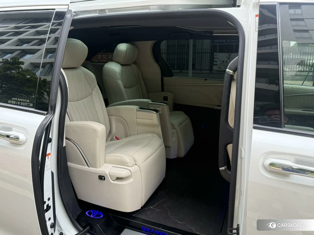 Toyota Granvia id 4510917 из Китая 13