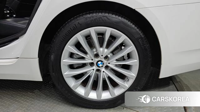 BMW 5 Series (G30) id 4416023 из Кореи 13