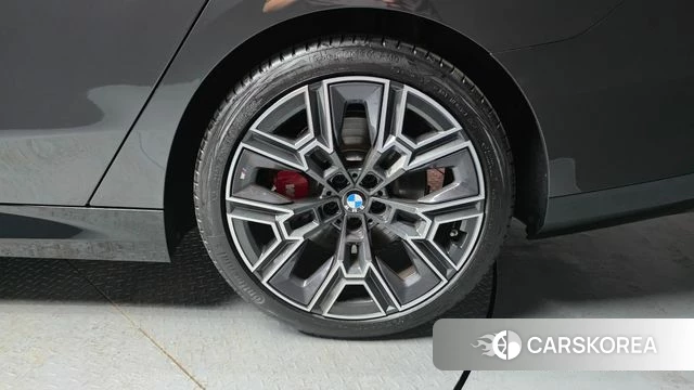 BMW 5 Series (G60) id 4622869 из Кореи 13