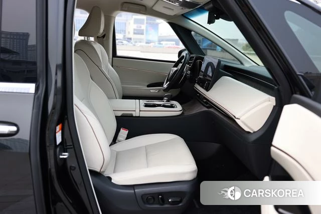 Lexus LM id 4353532 из Китая 13