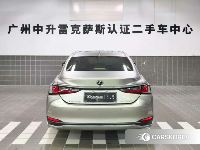 Lexus ES id 4220910 из Китая 13