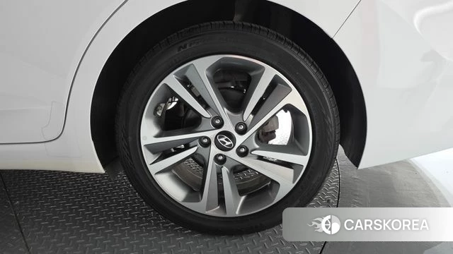 Hyundai Avante AD id 4295030 из Кореи 13