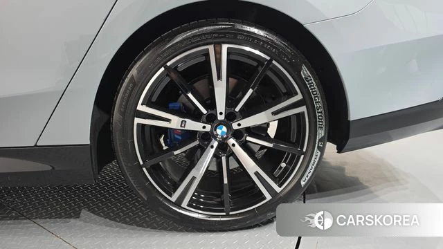 BMW 5 Series (G60) id 4691197 из Кореи 13