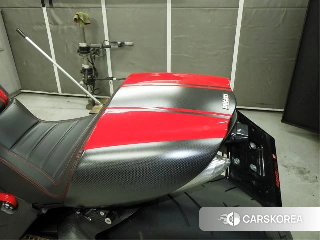 Ducati DIAVEL CARBON id 4205871 из Японии 13