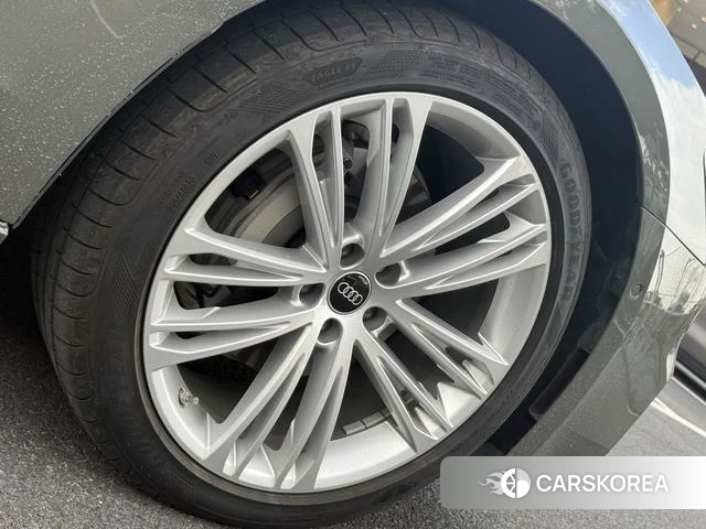 Audi A7L id 4263932 из Китая 13
