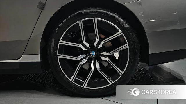BMW 7 Series (G70) id 4571645 из Кореи 13