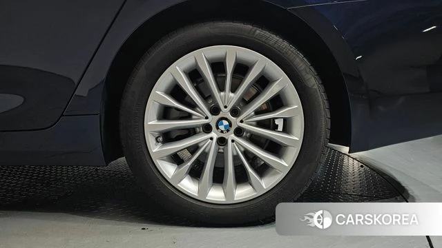 BMW 5 Series (G30) id 4764904 из Кореи 13