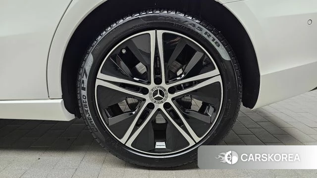 Mercedes-Benz A-Class W177 id 4578579 из Кореи 13