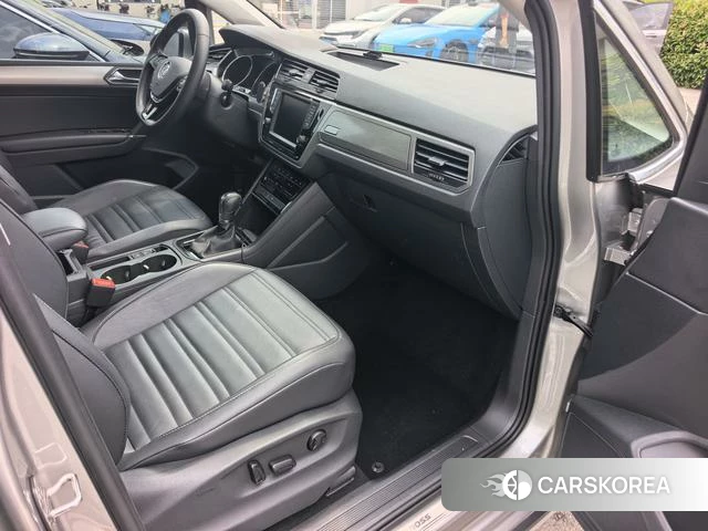 Volkswagen Touran L id 4276248 из Китая 13