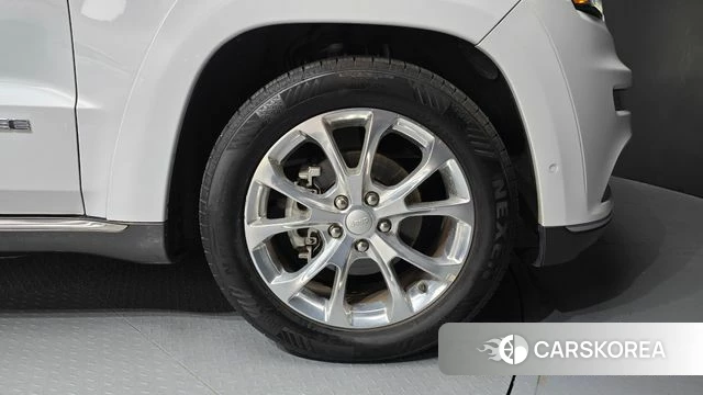 Jeep Grand Cherokee id 4284357 из Кореи 13