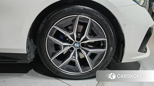 BMW 5 Series (G60) id 4612558 из Кореи 13