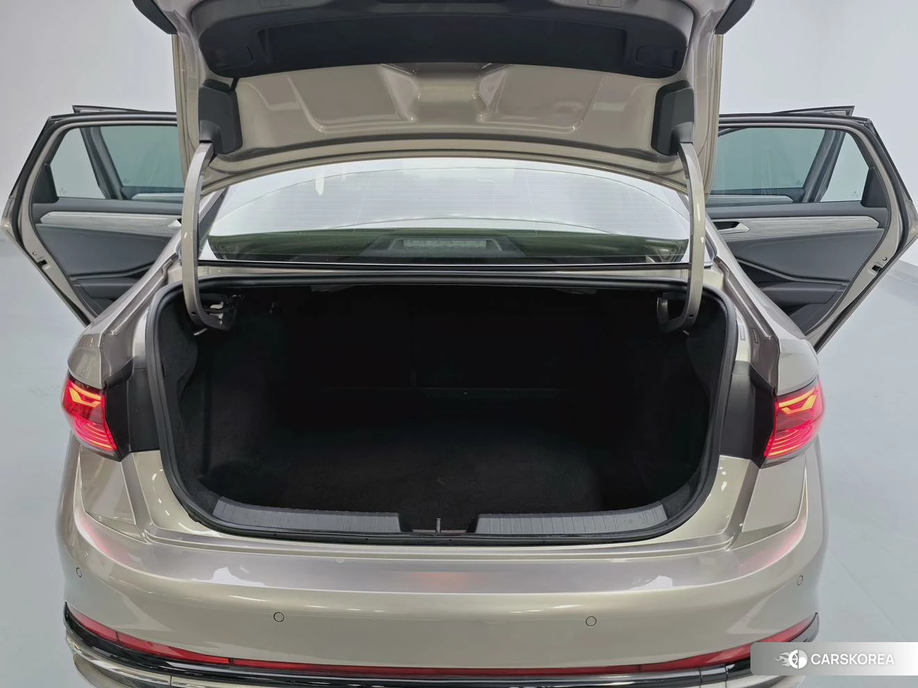 Volkswagen Sagitar id 4504731 из Китая 13