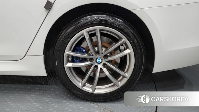 BMW 5 Series (G30) id 4531122 из Кореи 13