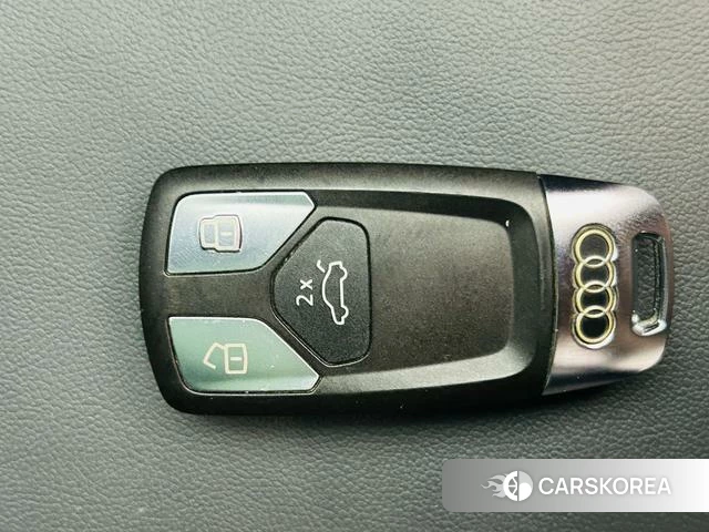 Audi Q5L id 4258805 из Китая 13