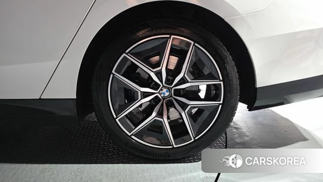BMW 5 Series (G60) id 4589885 из Кореи 13