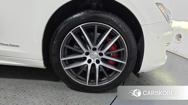 Maserati Ghibli id 4609649 из Кореи 13