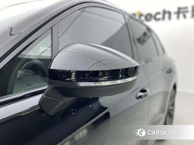 Volkswagen Touareg id 3840745 из Китая 13