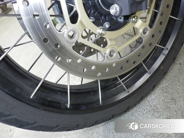 Honda X-ADV 750 id 3950001 из Японии 13