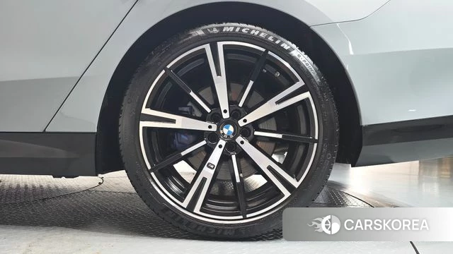 BMW 5 Series (G60) id 4767650 из Кореи 13