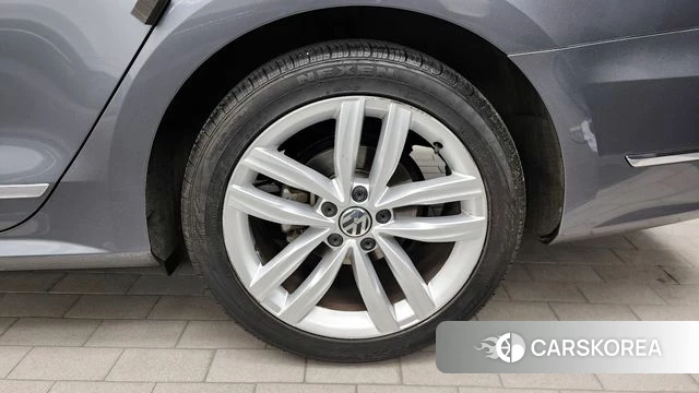 Volkswagen The New Passat id 4295008 из Кореи 13